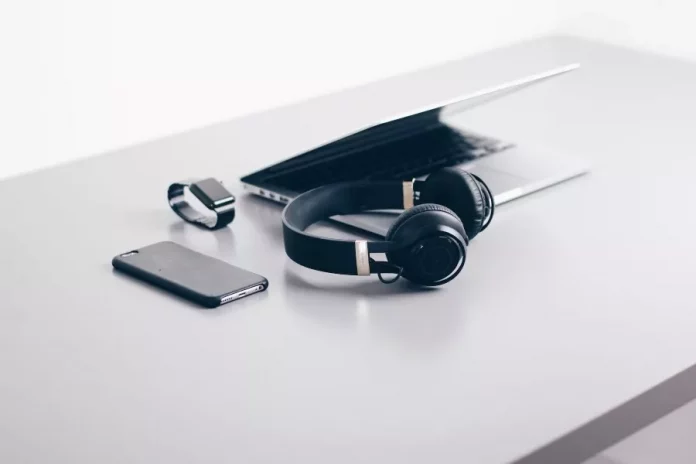 7 Reasons You Should Consider Buying Disposable Headphones For Your Next Event